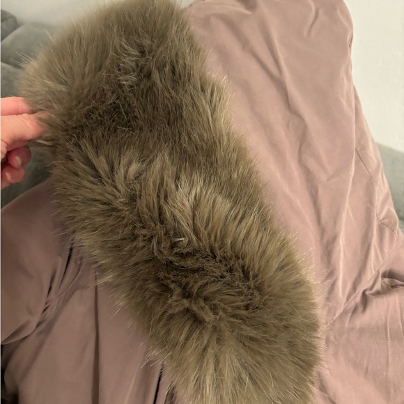 Aritzia Mont Blanc Parka - Picture 5 of 8